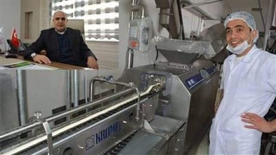 لاحظ مدير مصنع اثناء تجوله في مصنعه