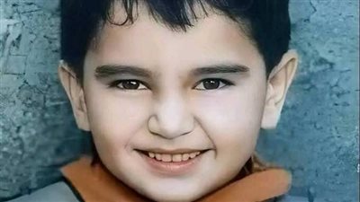 حبيب الملايين وفتى أحلام كل البنات ، لو ماعرفت مين هاد معناتو ماعندك قوة ملاحظة